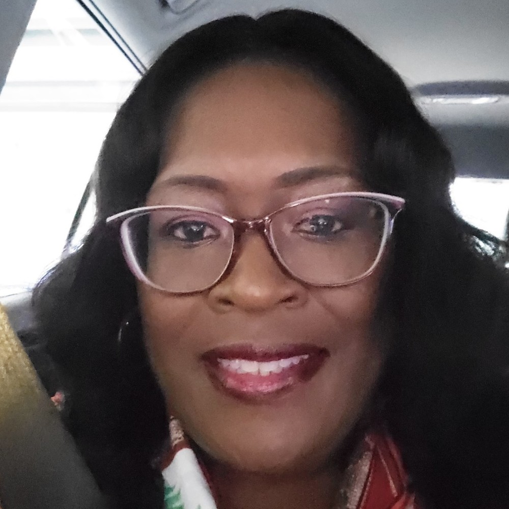 Meet your Posher, Zina